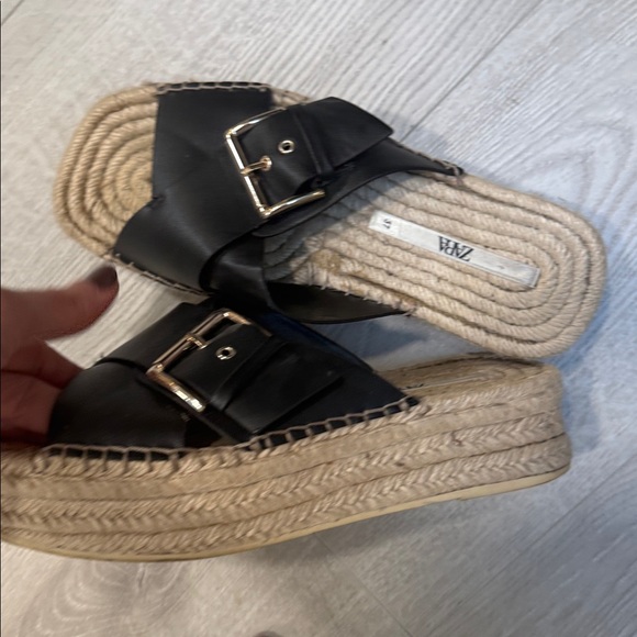 Zara platform - Picture 3 of 3